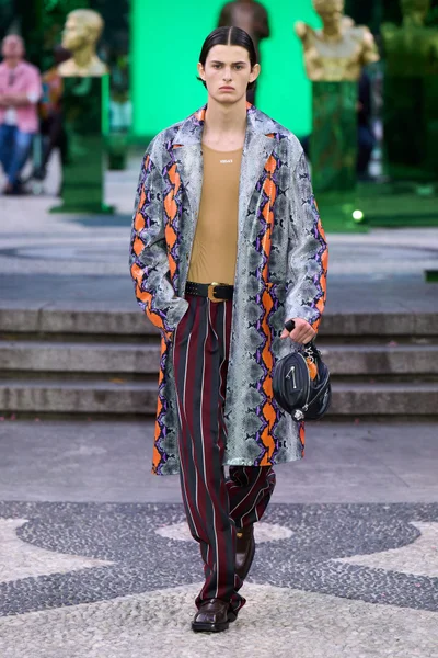 Look 1